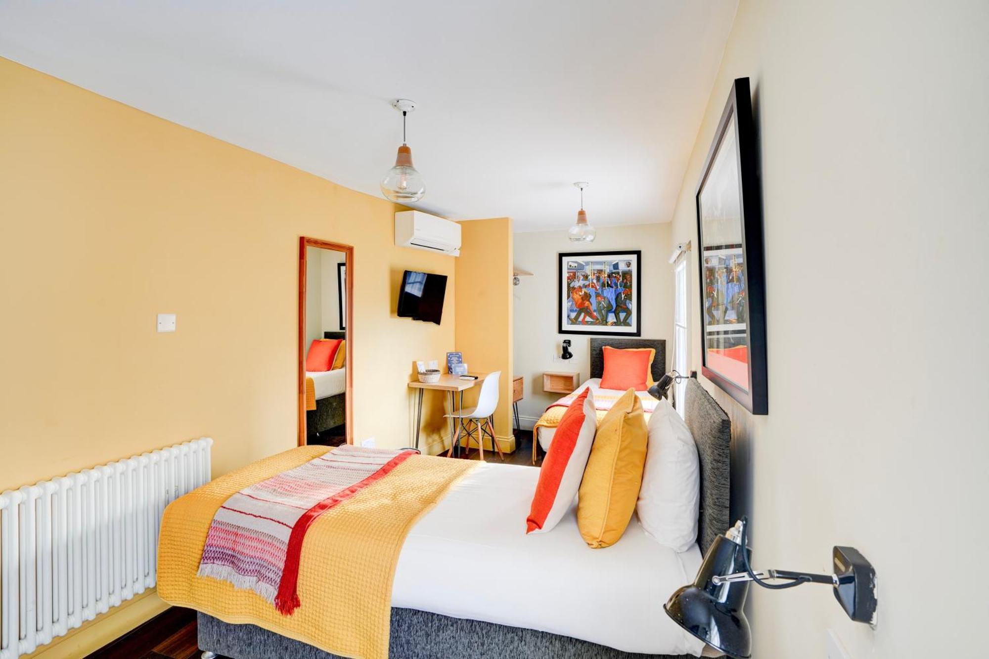 Standard Twin Room