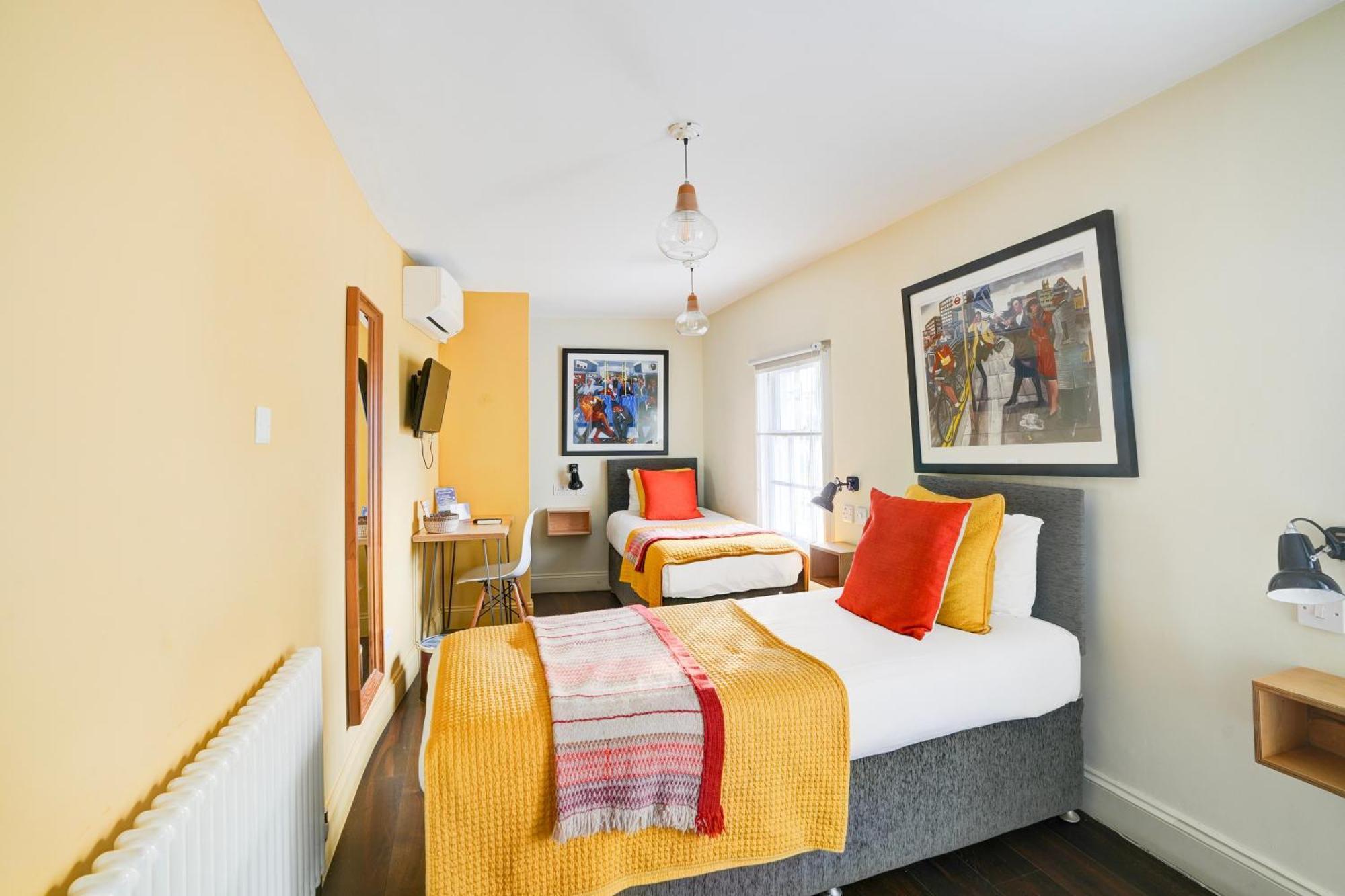 Standard Twin Room